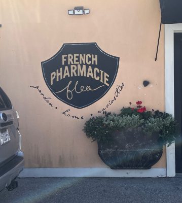 French Pharmacie Flea